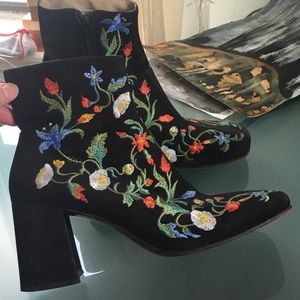 90s French Suede Ankle Boots. European size 39.